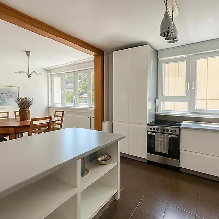 Skyline In Center - View *