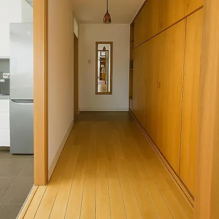 Skyline In Center - View *