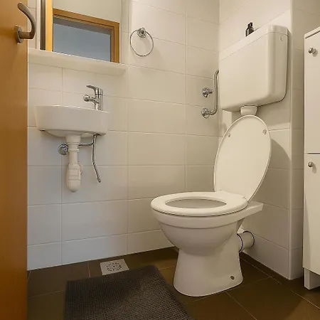 Skyline In Center - View Apartment