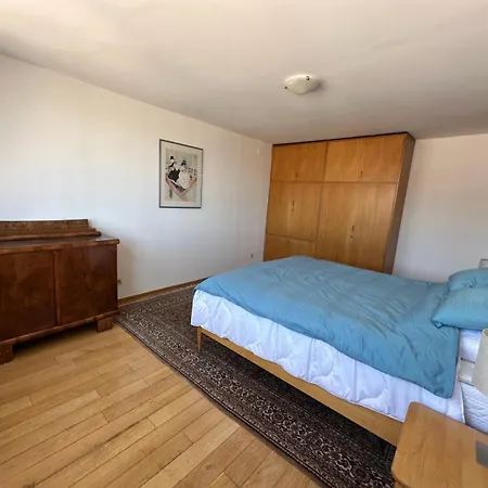 Apartment Skyline In Center - View *