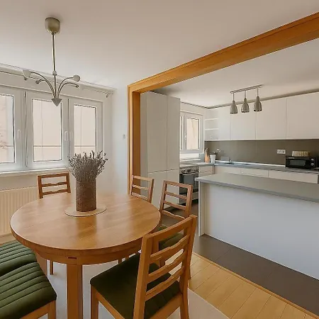 Skyline In Center - View *